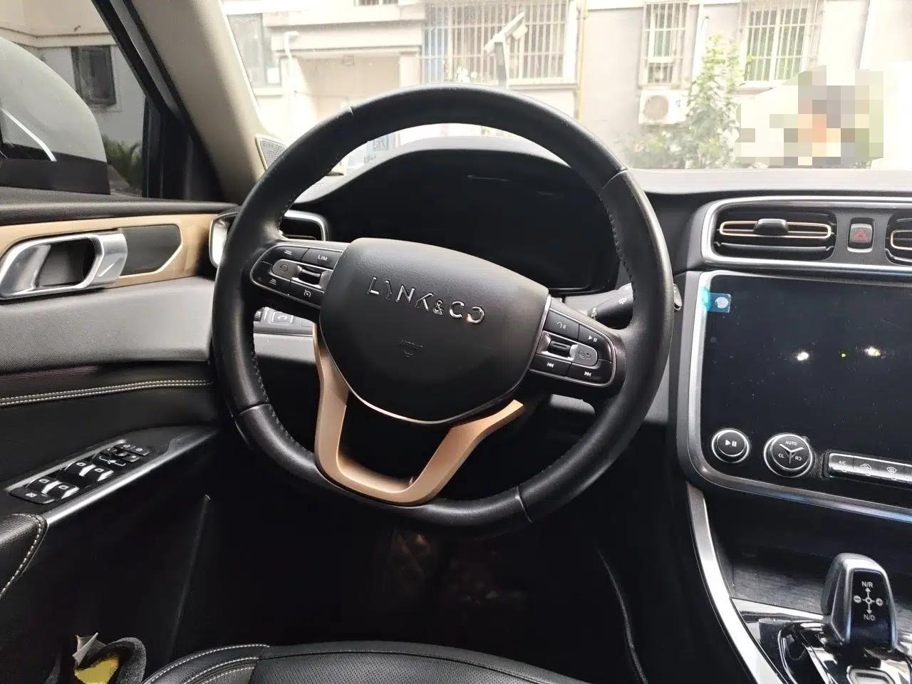 Used Lynk & Co 01 2017 2.0T Two-Wheel Drive Pro Edition — миниатюра 10