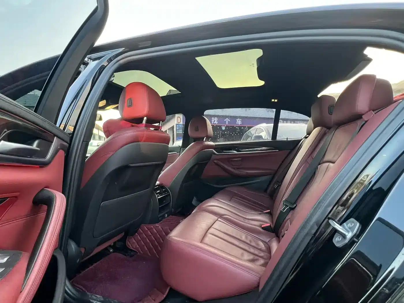 2019 BMW 5 Series 530Li Leading Edition M Sport Package — миниатюра 5