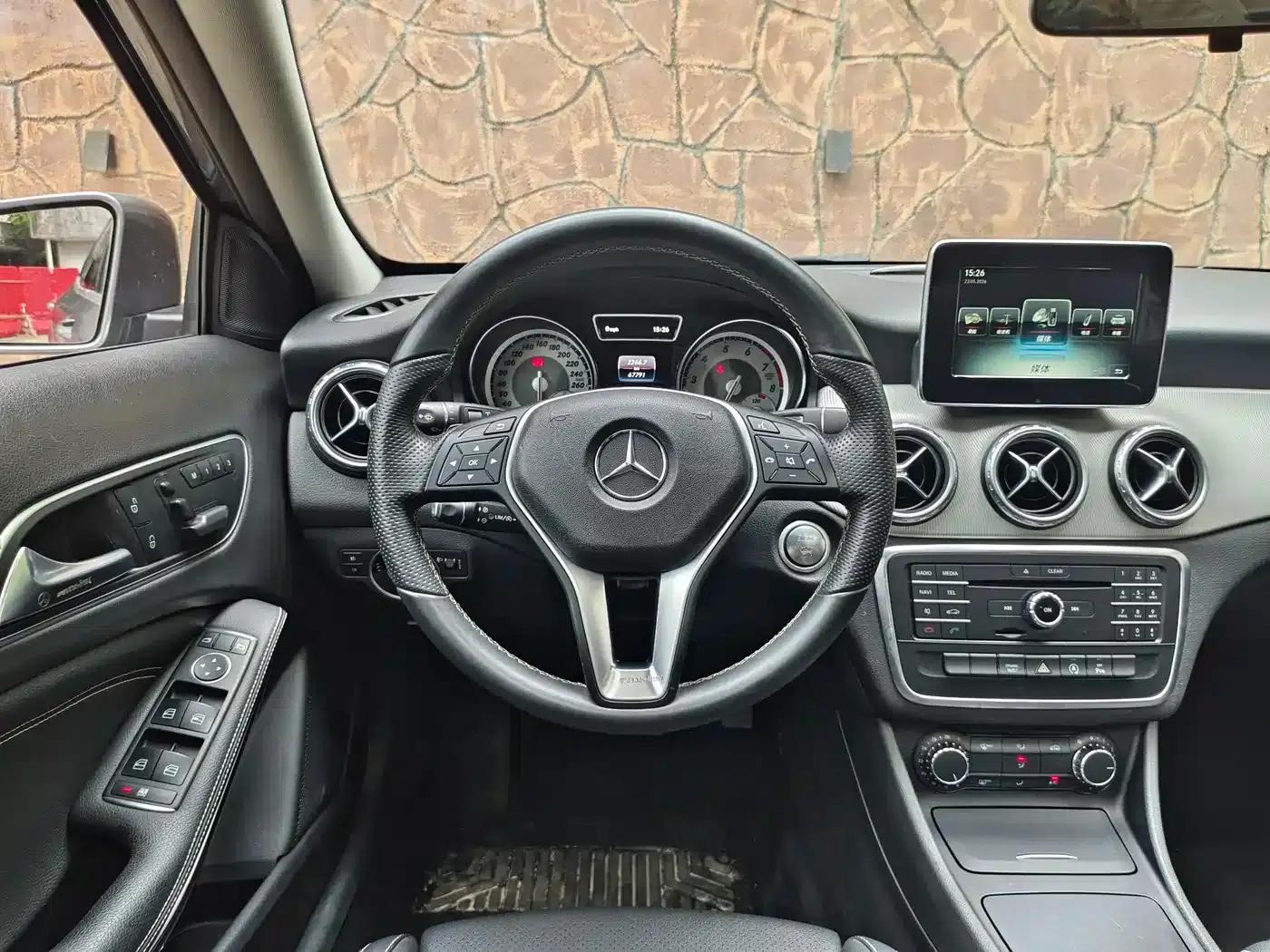 2016 Mercedes-Benz GLA 200 Dynamic — миниатюра 12
