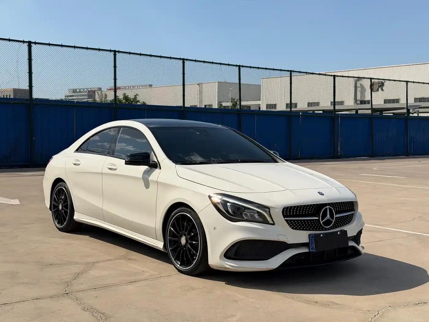 Imported Mercedes-Benz CLA 2017 CLA 220 4MATIC — миниатюра 3
