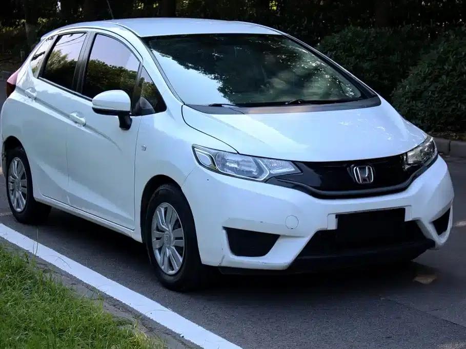 Honda Fit 2016 1.5L LX Manual Comfort Model — миниатюра 3