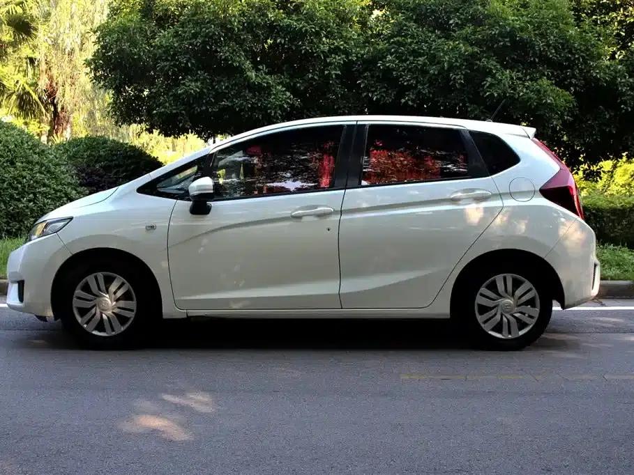 Honda Fit 2016 1.5L LX Manual Comfort Model — миниатюра 4