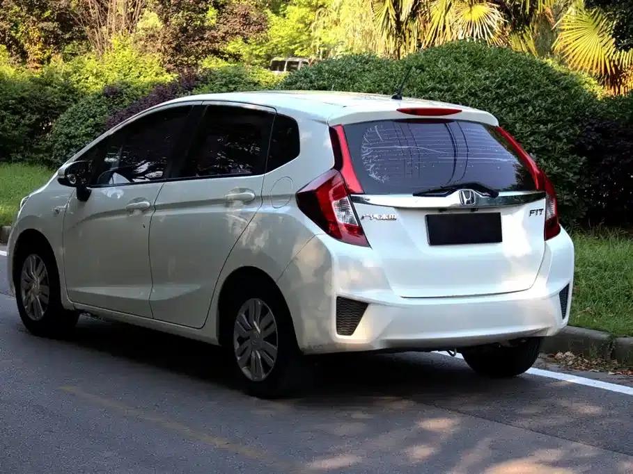 Honda Fit 2016 1.5L LX Manual Comfort Model — миниатюра 5