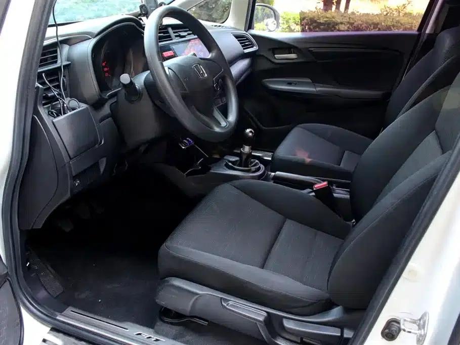 Honda Fit 2016 1.5L LX Manual Comfort Model — миниатюра 8