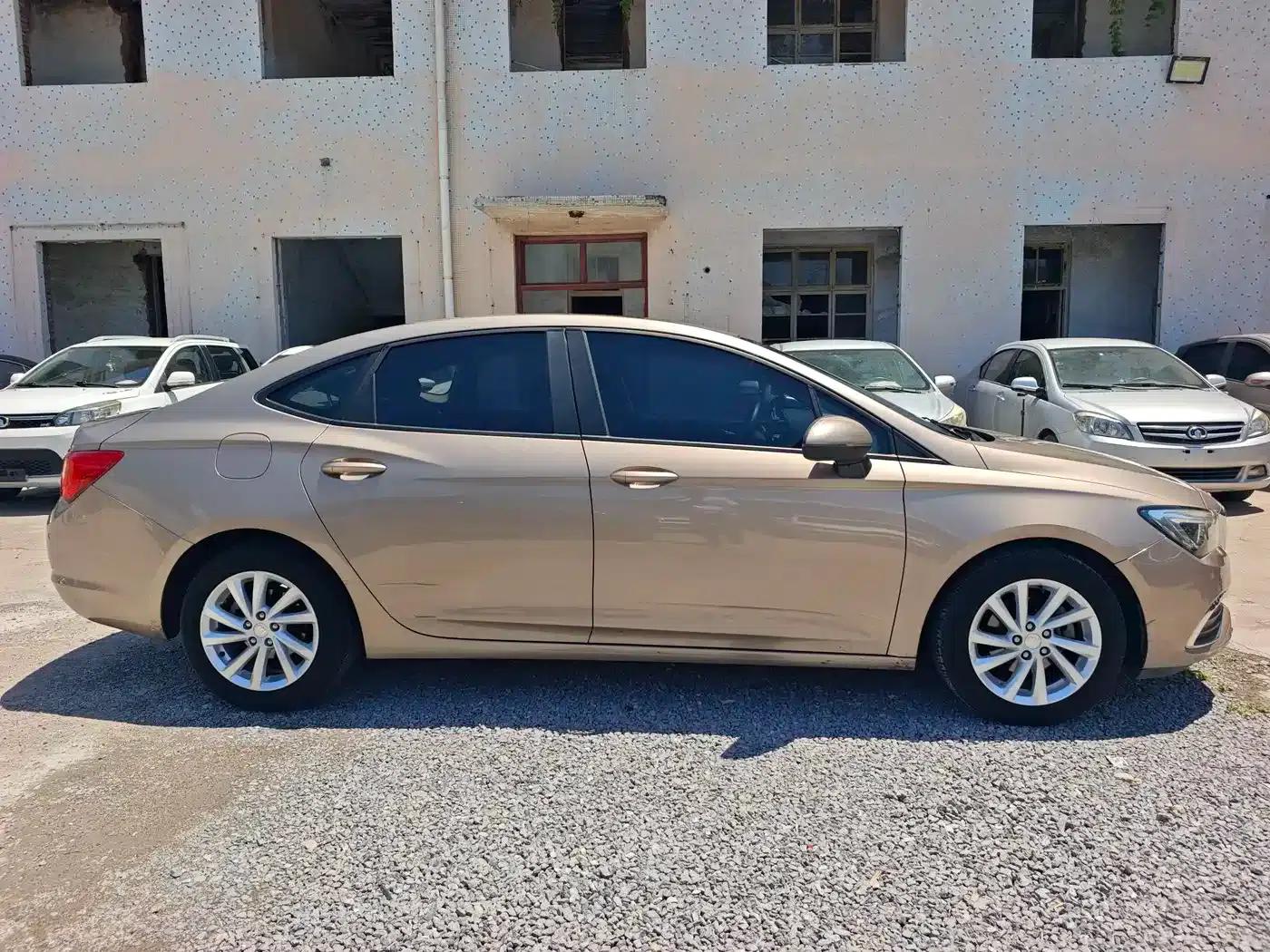 Buick Verano 2018 Sedan 15S Automatic Entry-Level — миниатюра 3