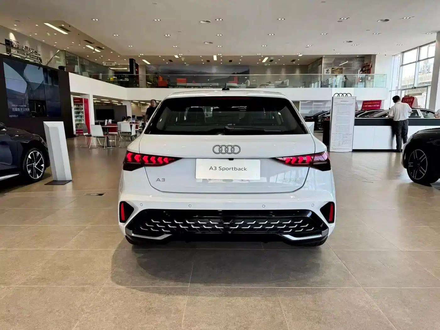 Audi A3 2026 Sportback 35TFSI Flying Spur Luxury Edition — миниатюра 7