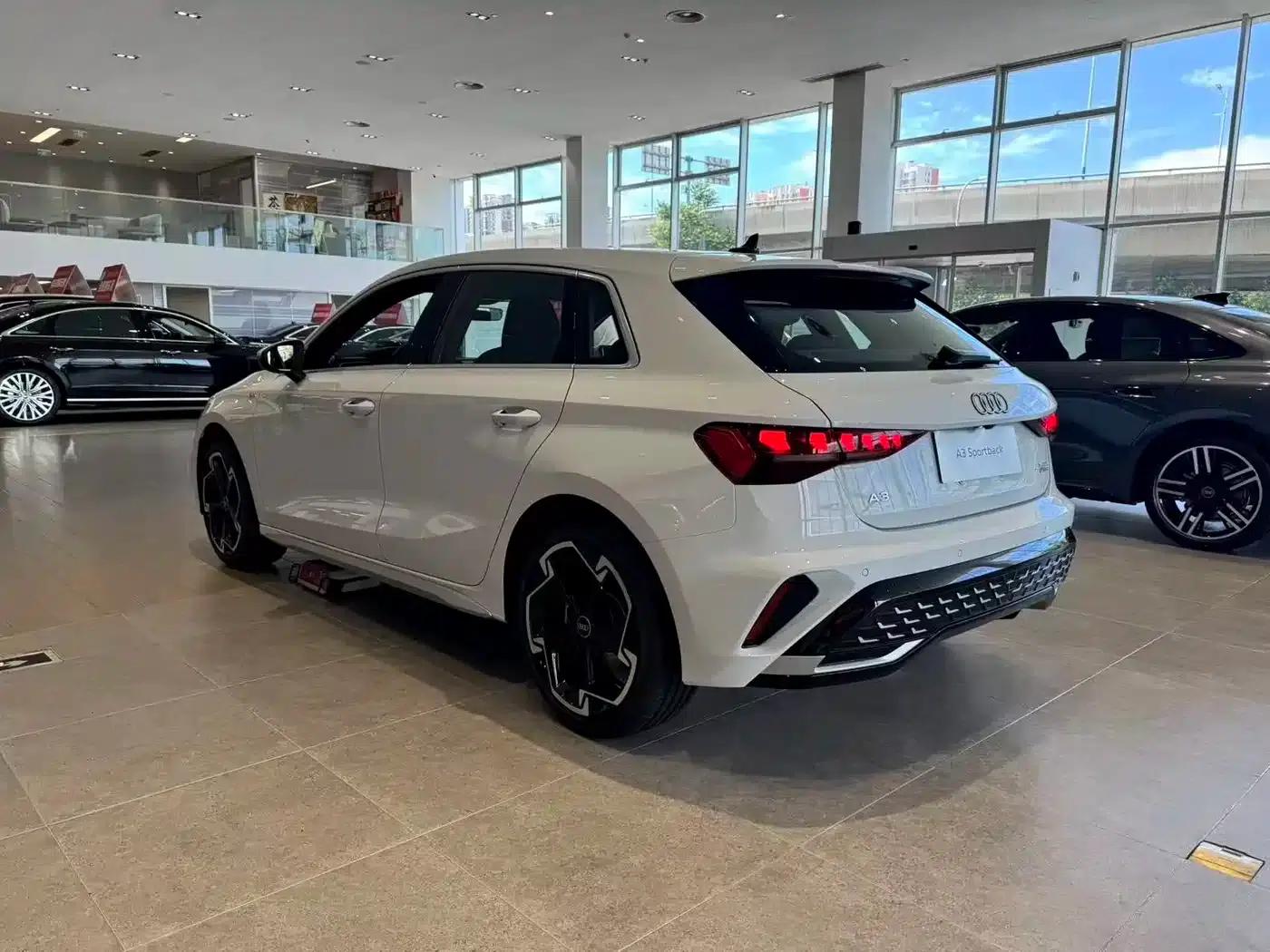 Audi A3 2026 Sportback 35TFSI Flying Spur Luxury Edition — миниатюра 9