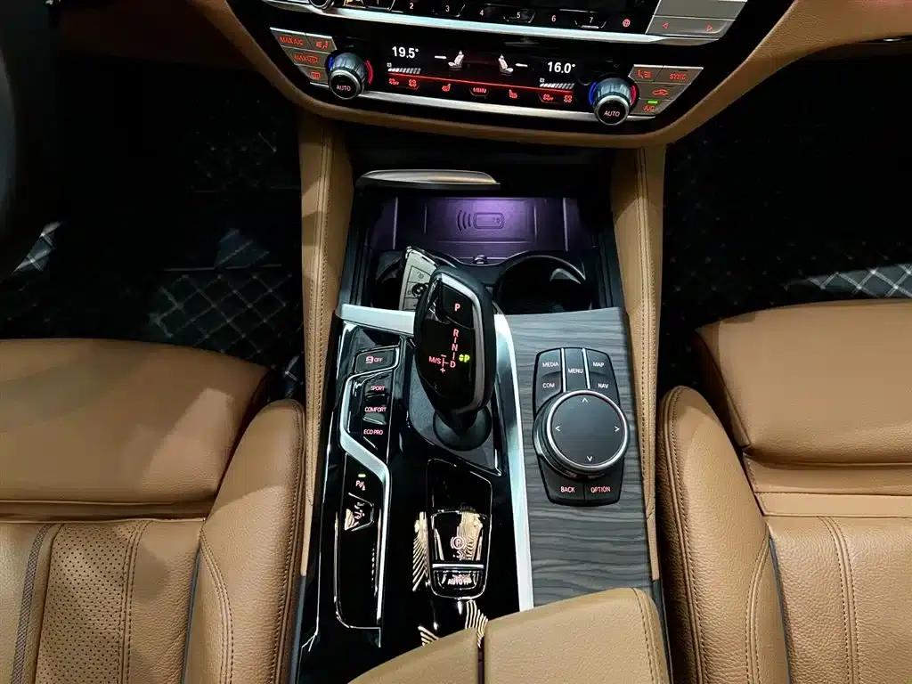 2022 BMW 6 Series GT 630i Luxury Design Package — миниатюра 14