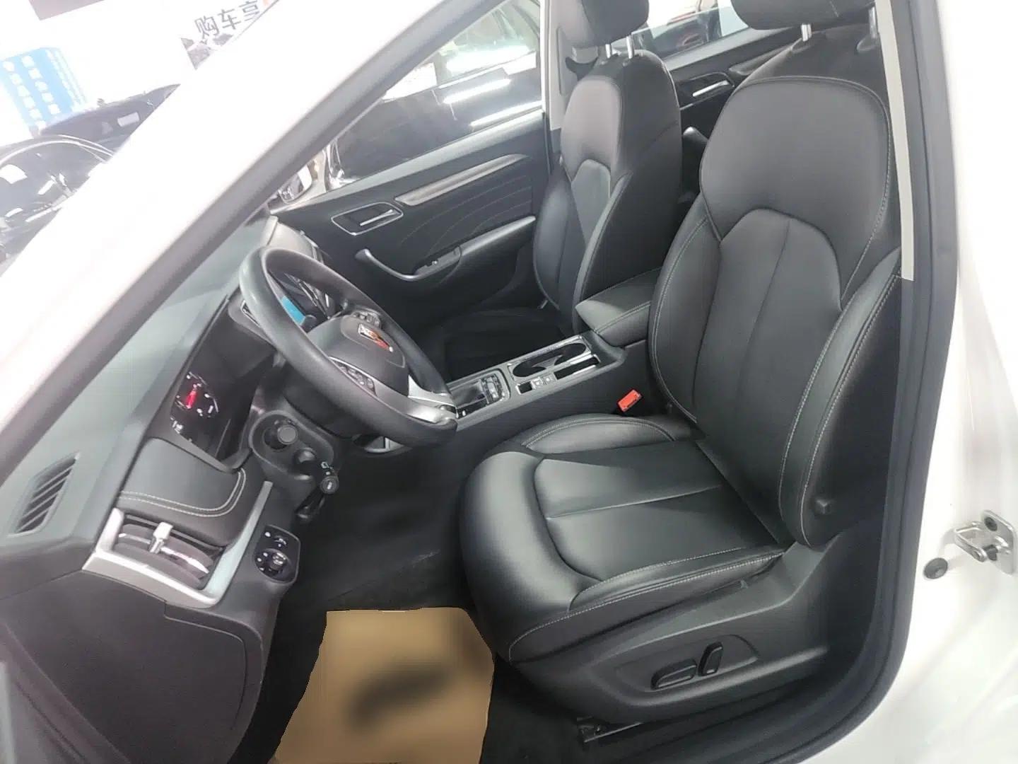 Used Roewe i6 2020 PLUS 1.6L CVT 4G Connected Glory Flagship Edition — миниатюра 17