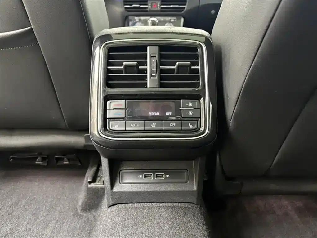 2019 Passat 330TSI Premium Edition (China VI Emission Standard) — миниатюра 13
