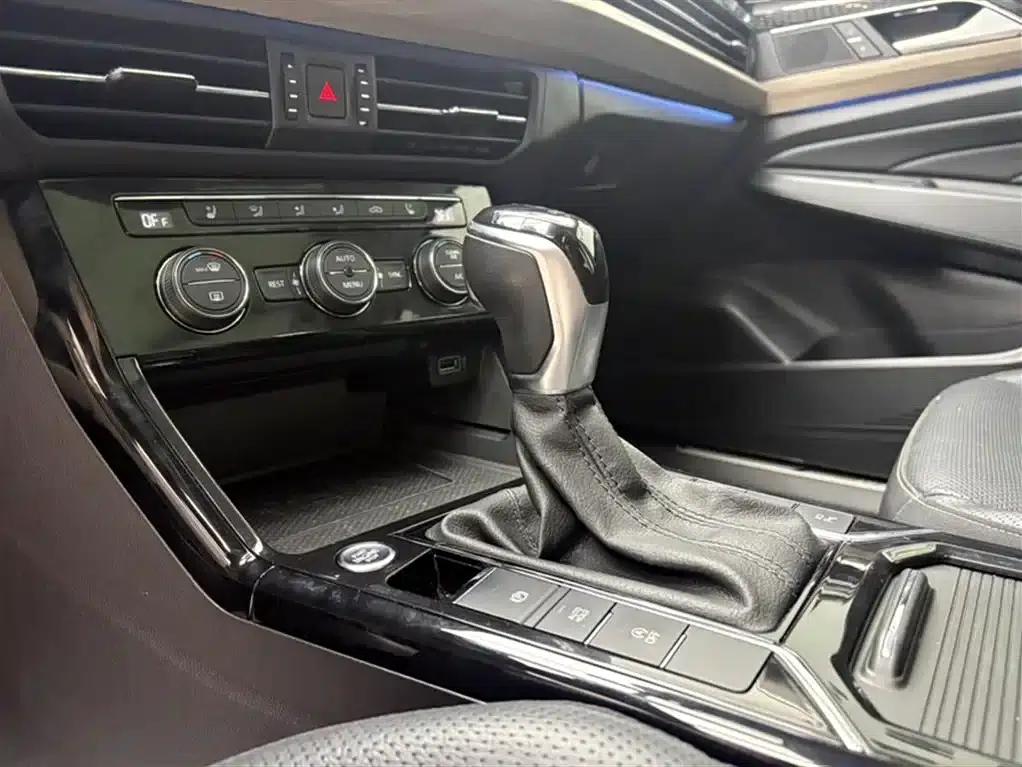 2019 Passat 330TSI Premium Edition (China VI Emission Standard) — миниатюра 6