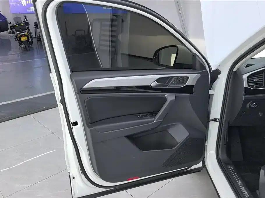 Tayron 2020 330TSI 2WD Luxury Intelligent Edition — миниатюра 7