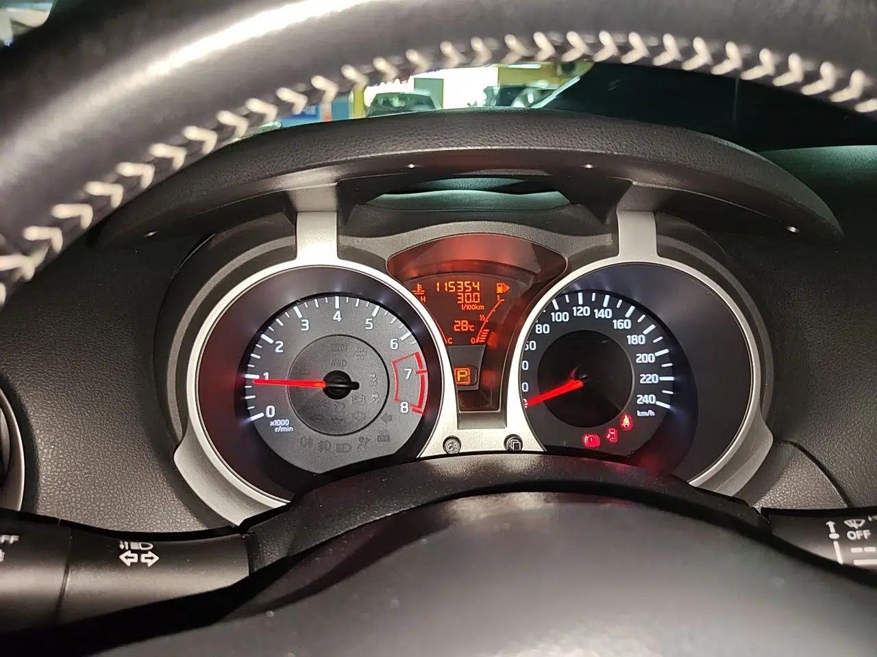 Infiniti ESQ 2014 1.6L Luxury Edition — миниатюра 11