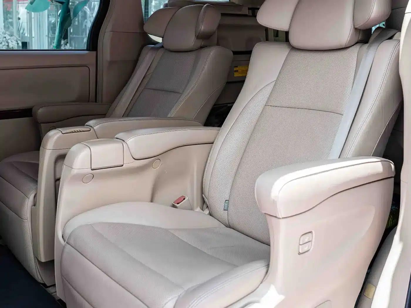 2011 Alphard 3.5L Luxury Edition — миниатюра 17