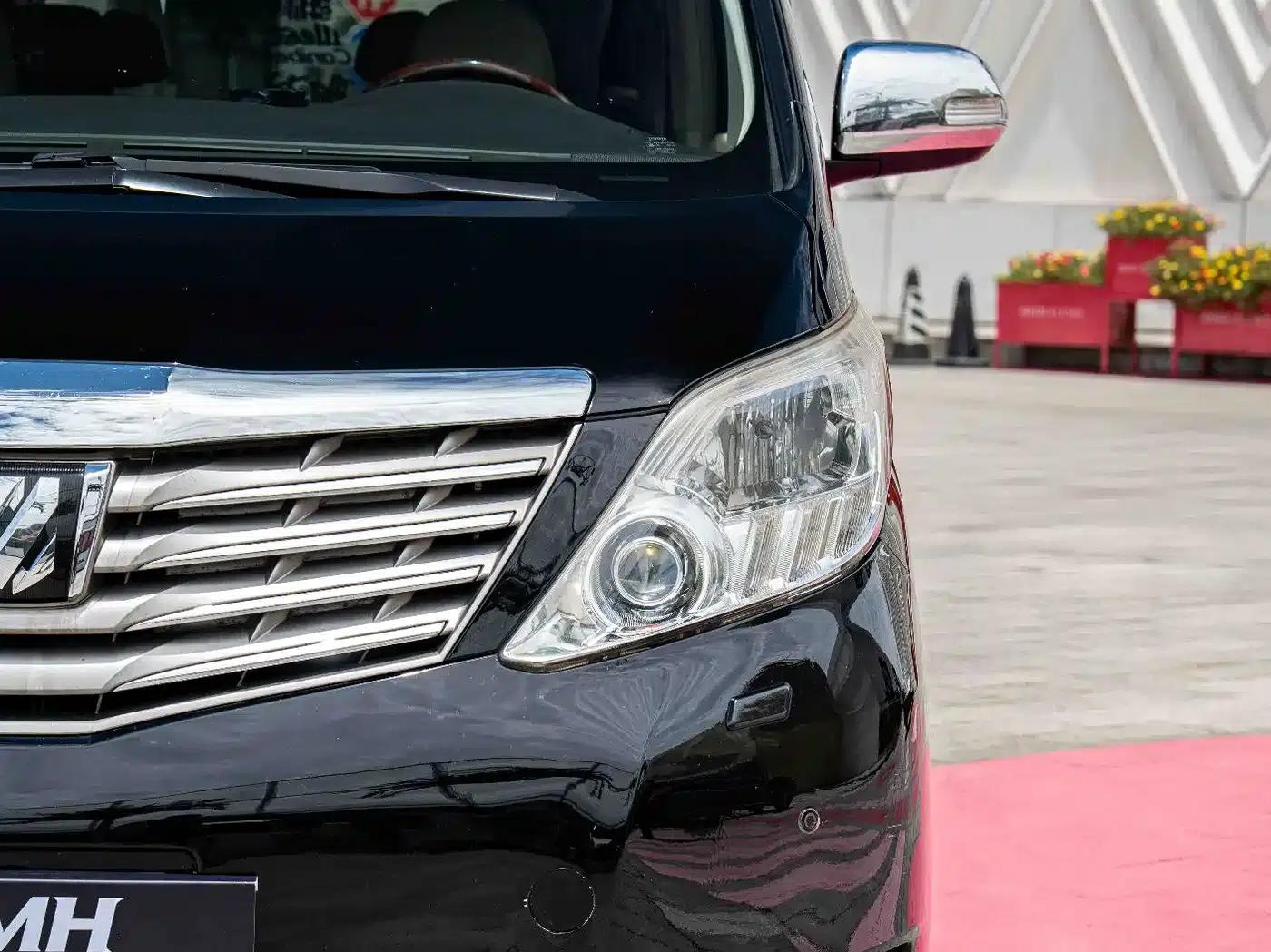 2011 Alphard 3.5L Luxury Edition — миниатюра 3