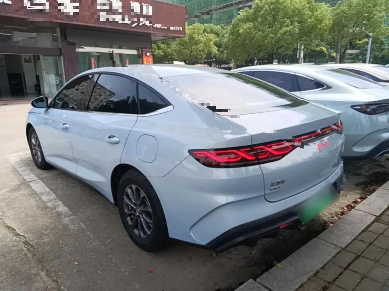 BYD Qin L 2024 DM-i 80KM Leading Model — миниатюра 4