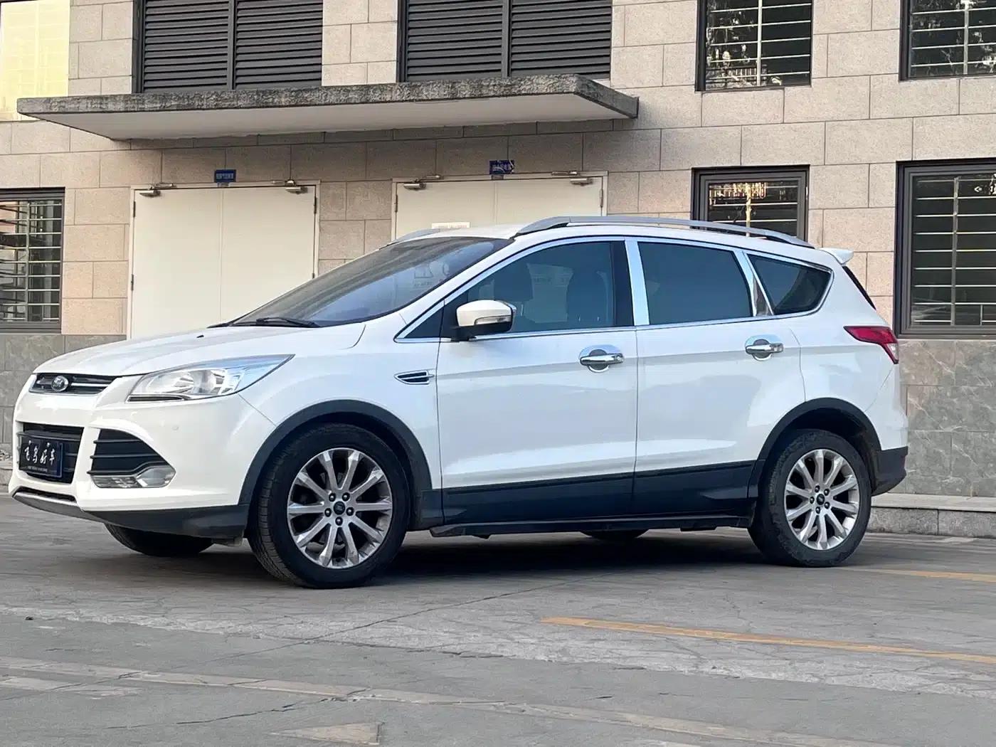 Ford Kuga 2015 1.5L GTDi 2WD Comfort Model — миниатюра 4