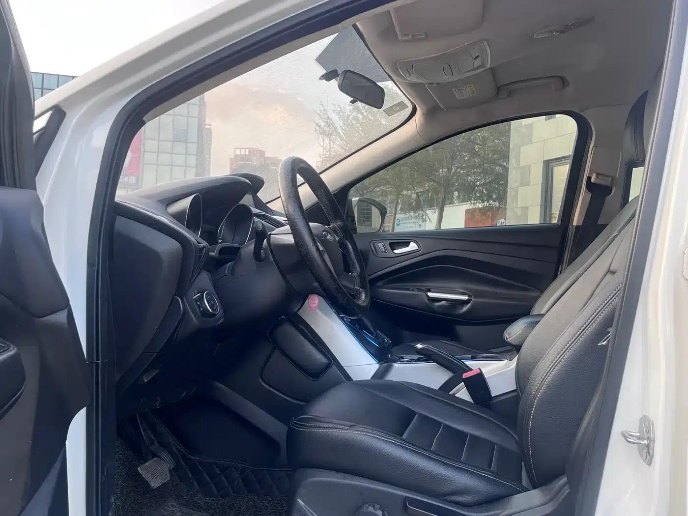 Ford Kuga 2015 1.5L GTDi 2WD Comfort Model — миниатюра 6