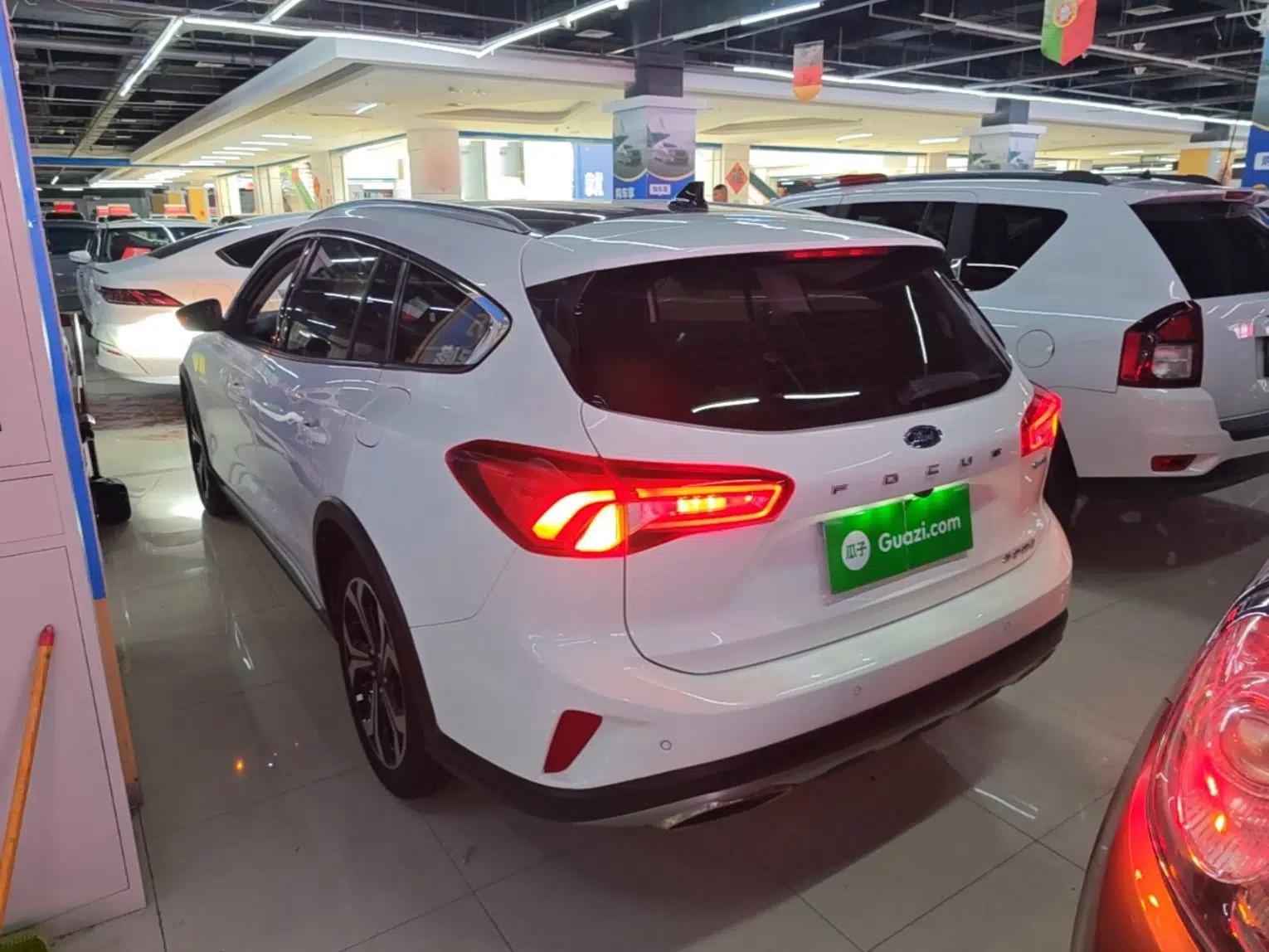 Ford Focus 2021 EcoBoost 180 Automatic Hunter Edition — миниатюра 4