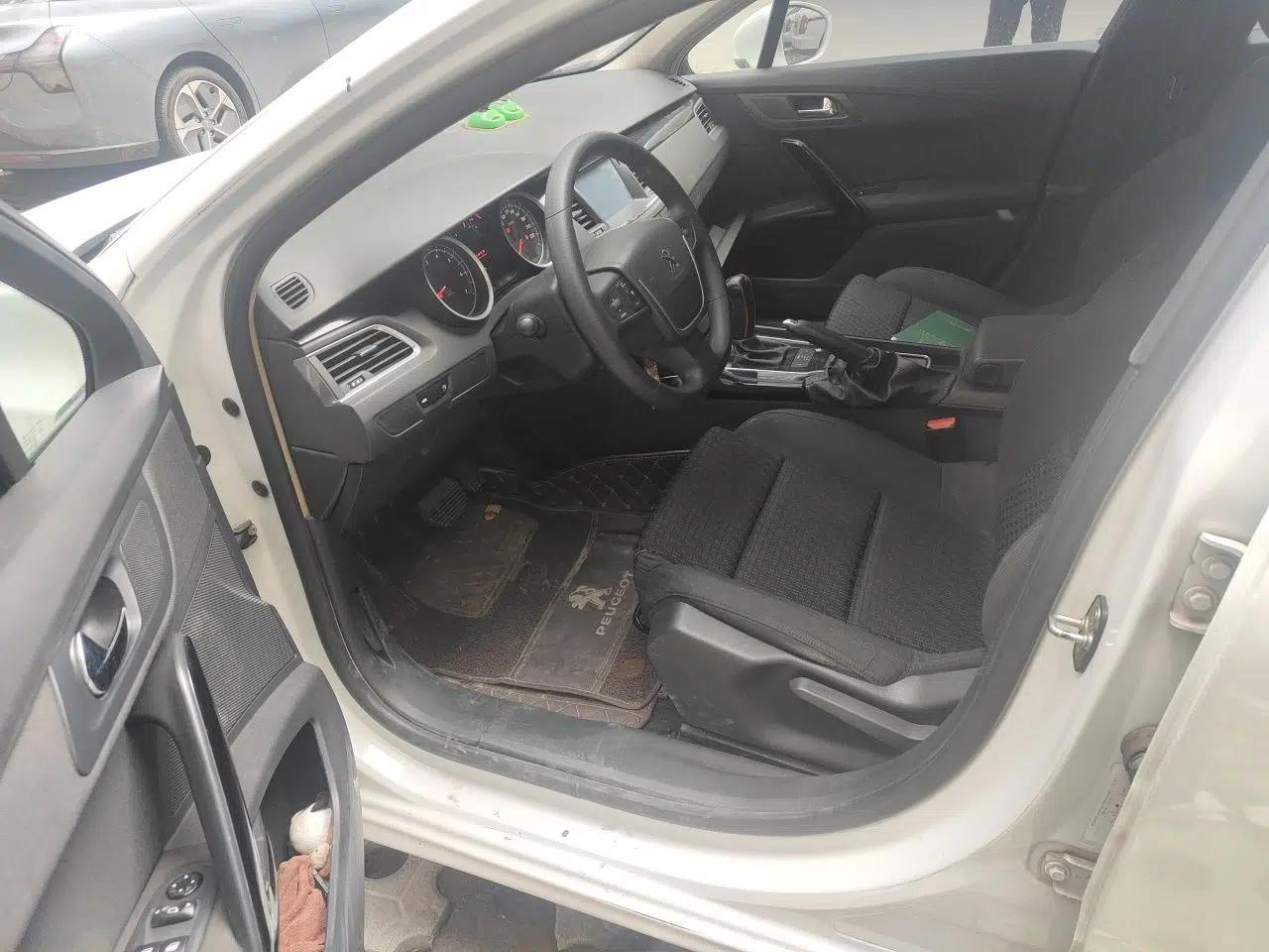 Peugeot 508 2012 2.0L Automatic Sunroof Classic Edition — миниатюра 16