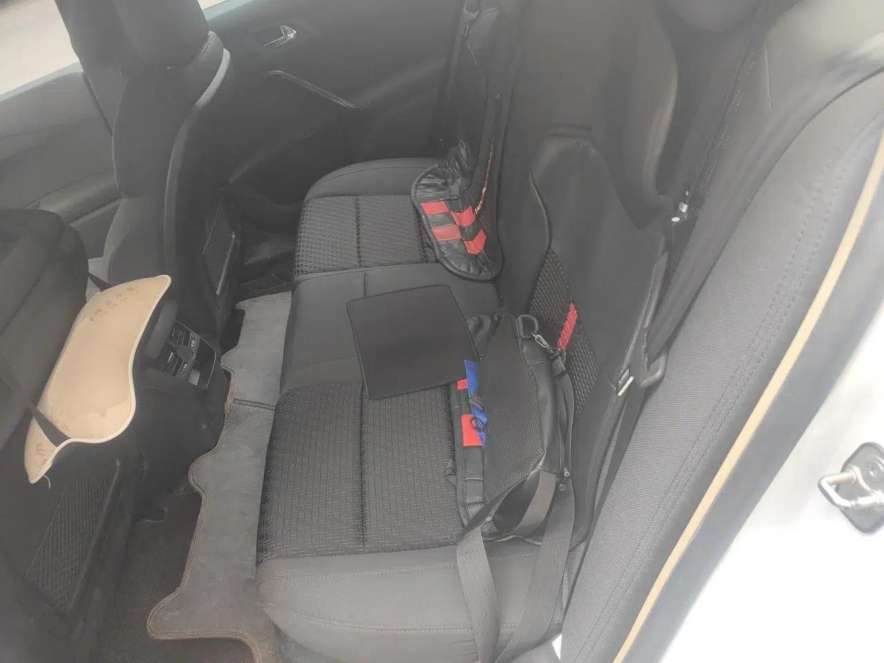 Peugeot 508 2012 2.0L Automatic Sunroof Classic Edition — миниатюра 17