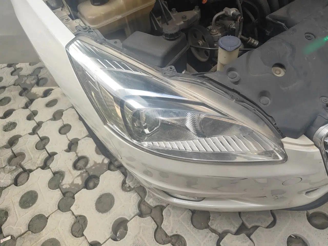 Peugeot 508 2012 2.0L Automatic Sunroof Classic Edition — миниатюра 7