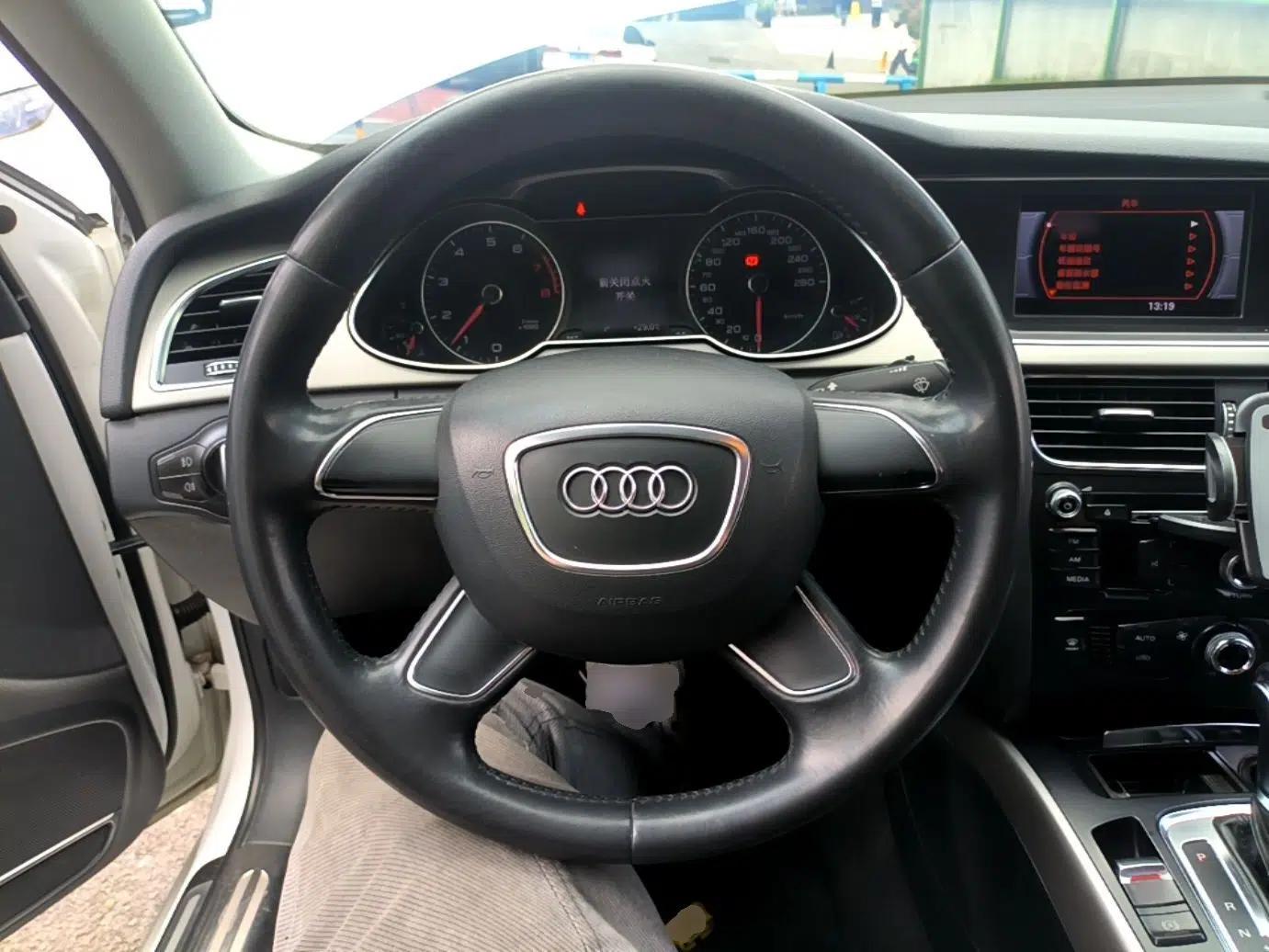 Audi A4L 2013 30 TFSI Automatic Comfort Model — миниатюра 13