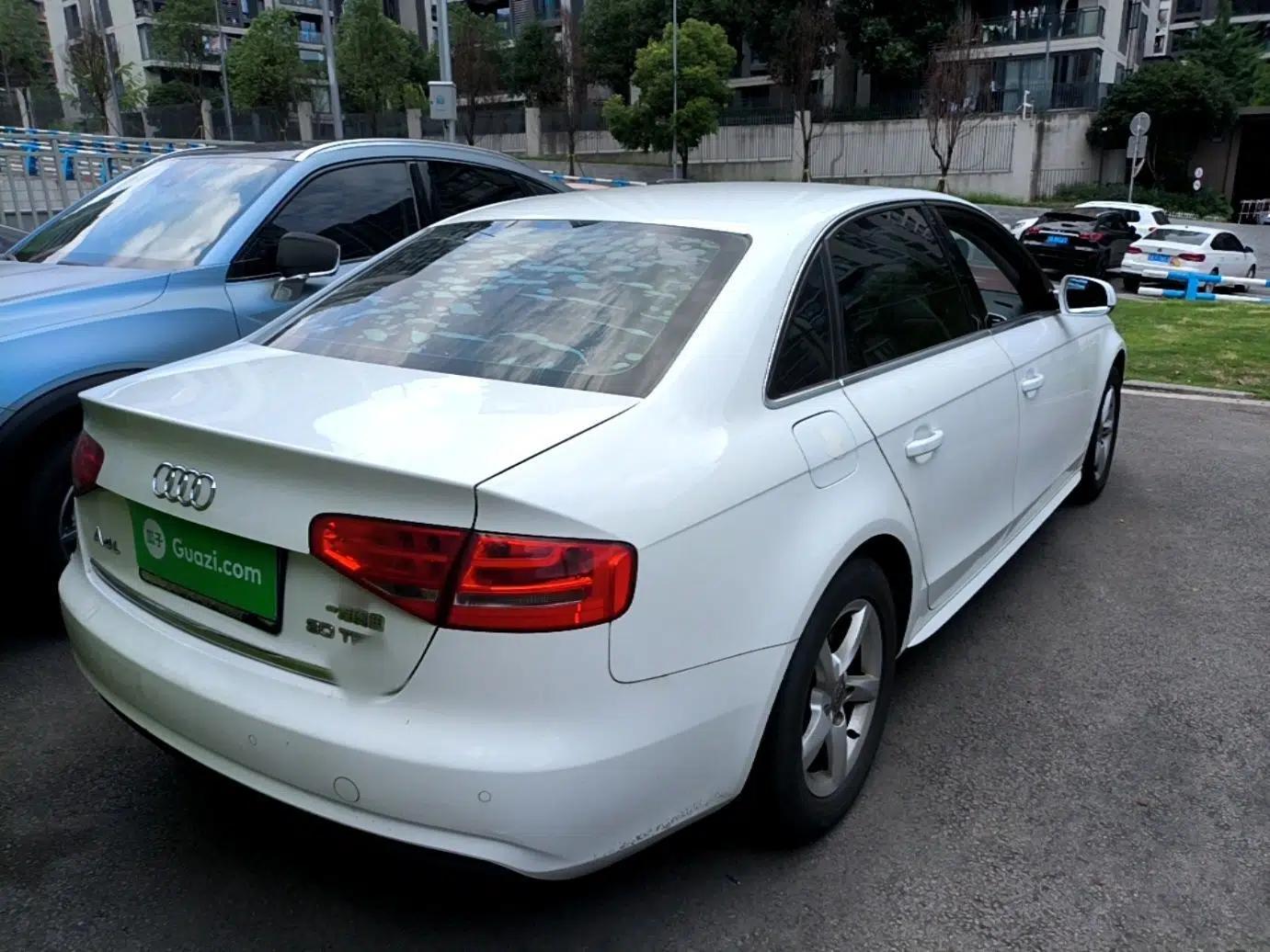 Audi A4L 2013 30 TFSI Automatic Comfort Model — миниатюра 6