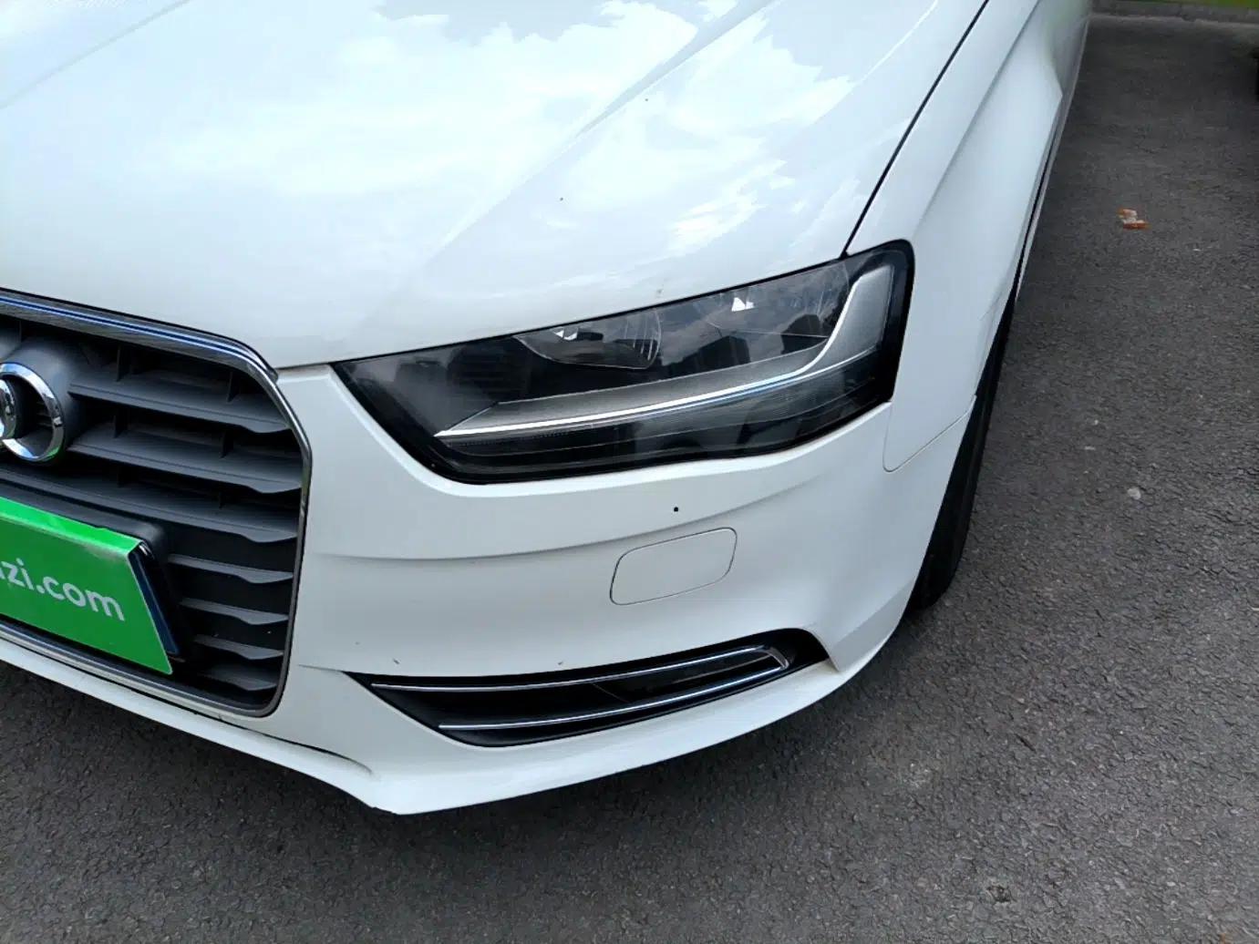 Audi A4L 2013 30 TFSI Automatic Comfort Model — миниатюра 8