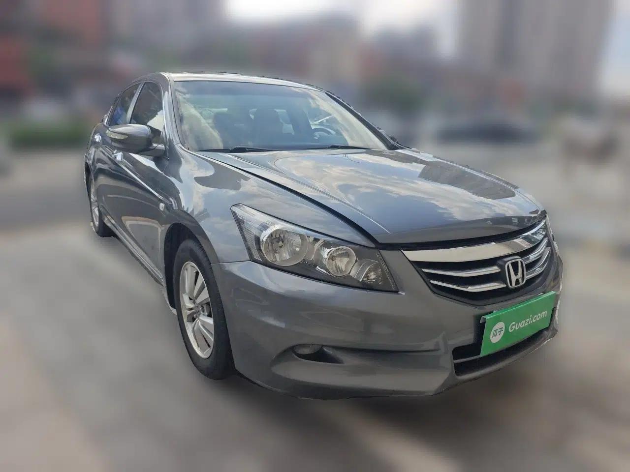 Honda Accord 2011 2.0L EX — миниатюра 3