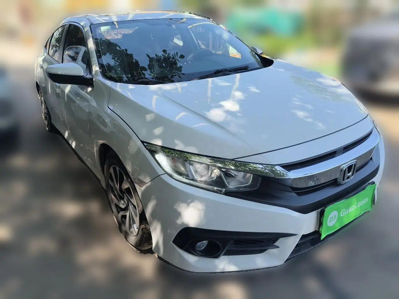 Honda Civic 2016 220TURBO CVT Luxury Edition — миниатюра 3