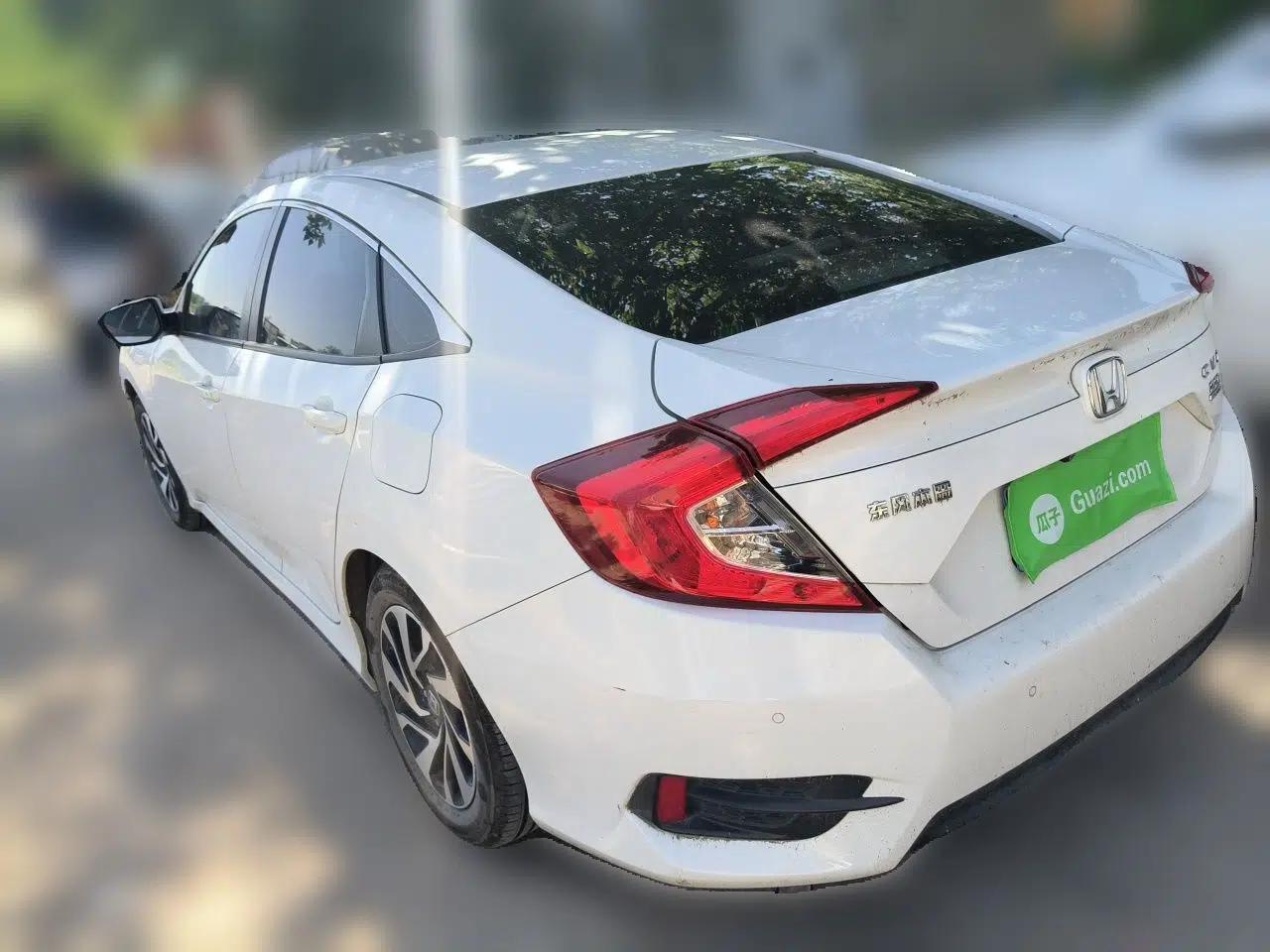 Honda Civic 2016 220TURBO CVT Luxury Edition — миниатюра 4