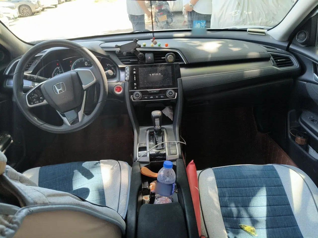Honda Civic 2016 220TURBO CVT Luxury Edition — миниатюра 9