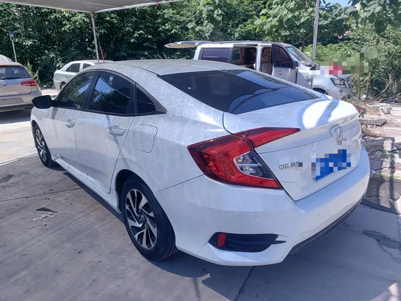 Honda Civic 2016 220TURBO CVT Luxury Edition — миниатюра 4