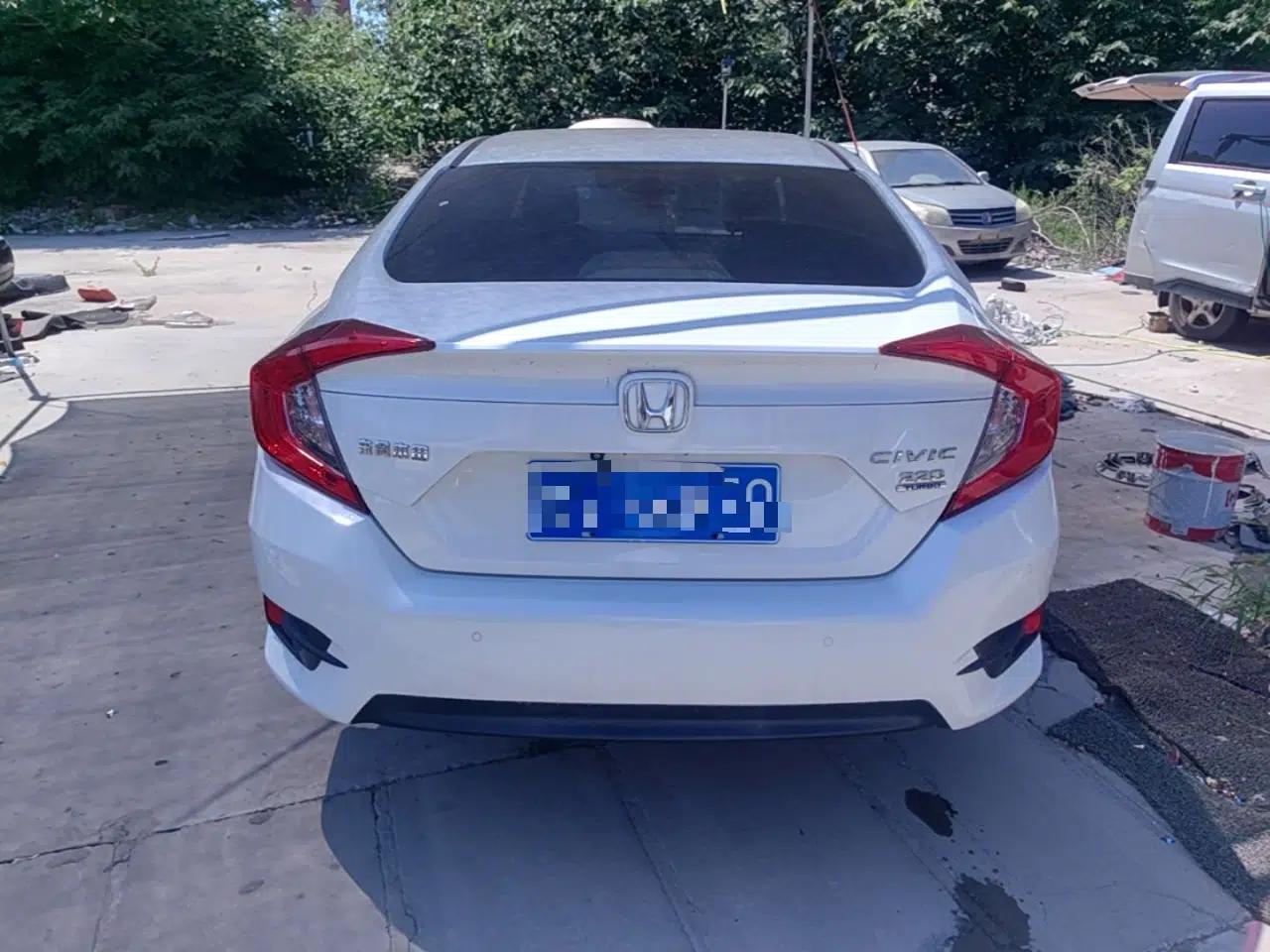Honda Civic 2016 220TURBO CVT Luxury Edition — миниатюра 5