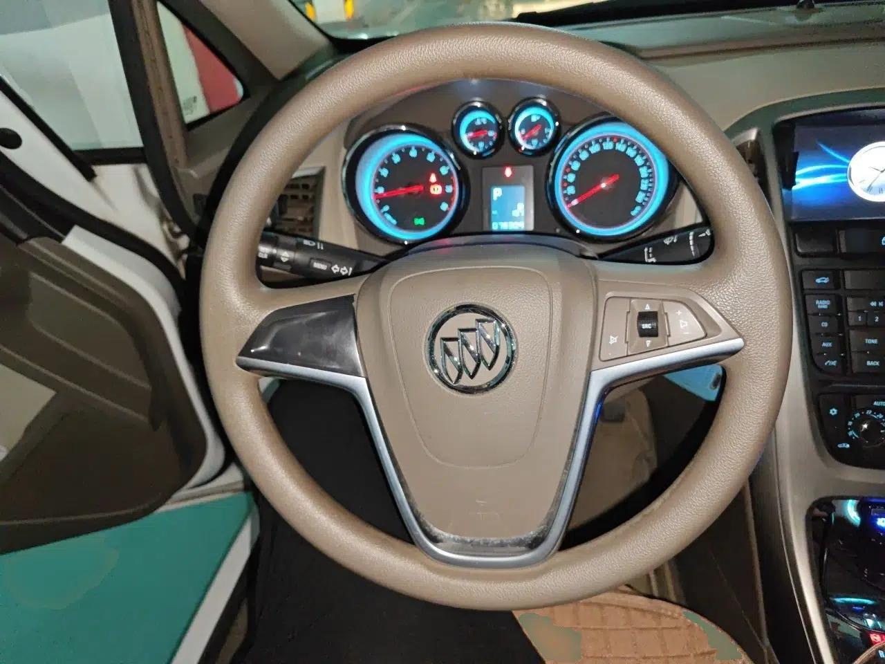 Buick GT 2013 GT 1.6L Automatic Fashion Edition — миниатюра 10