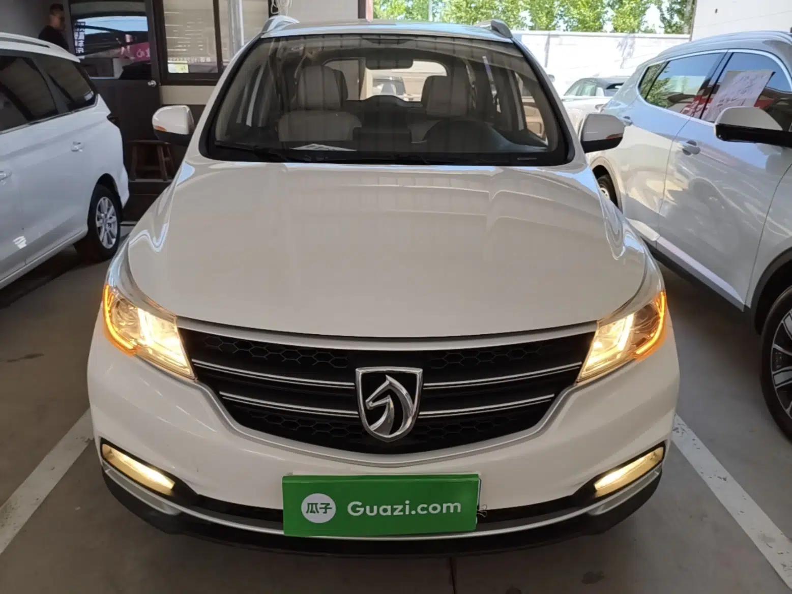 Baojun 730 2021 1.5T CVT Fashion Version 7 Seats — миниатюра 2