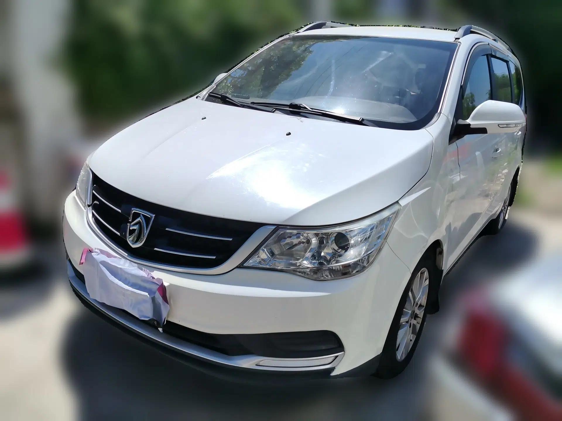 Baojun 730 2016 1.5L Manual Standard Version 5 Seats — миниатюра 1