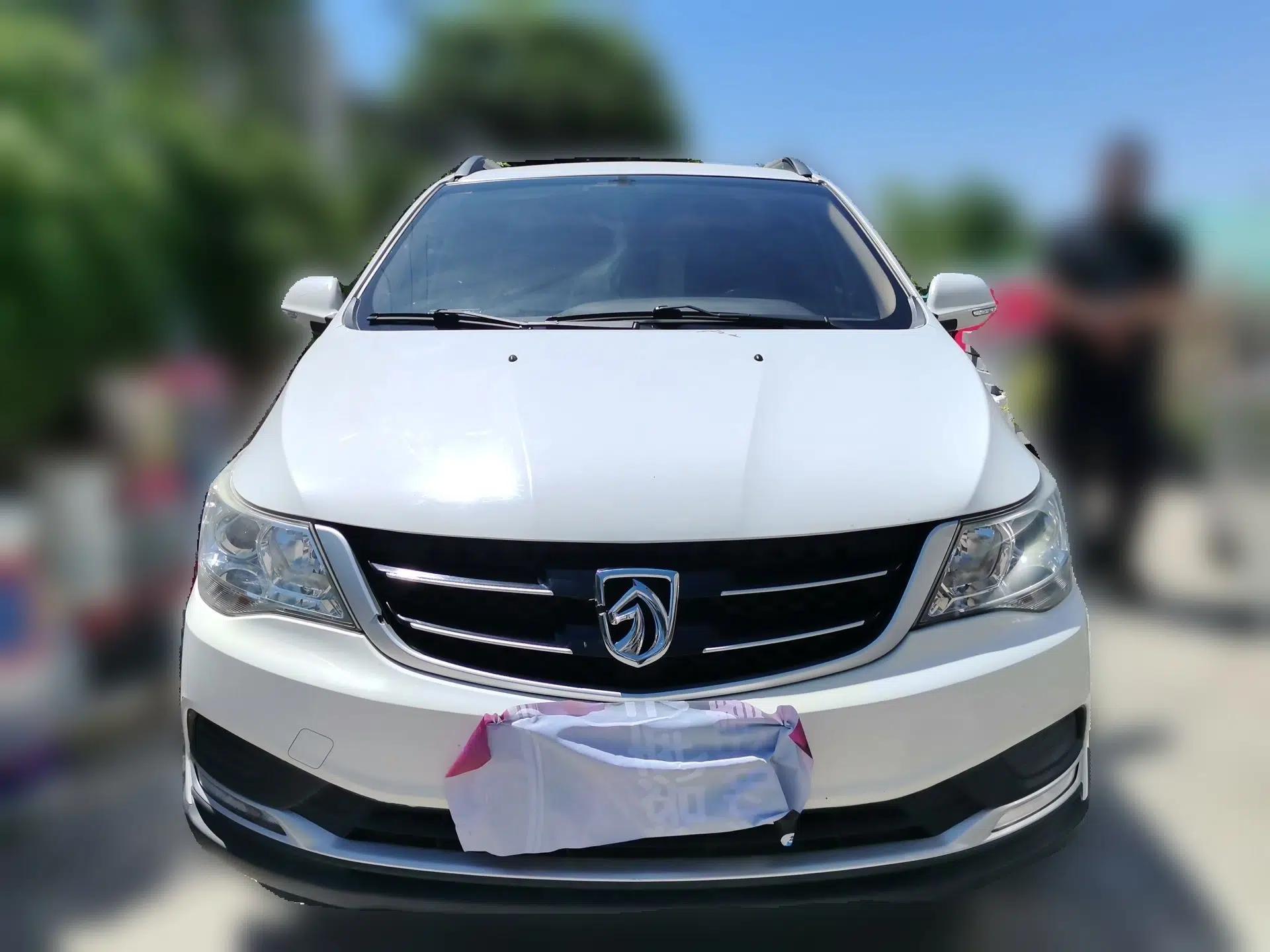 Baojun 730 2016 1.5L Manual Standard Version 5 Seats — миниатюра 2