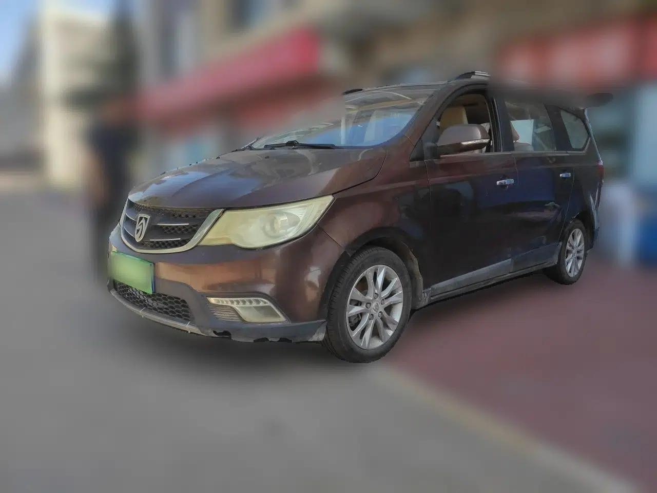 Baojun 730 2014 1.5L manual luxury trim 7 seats — миниатюра 1