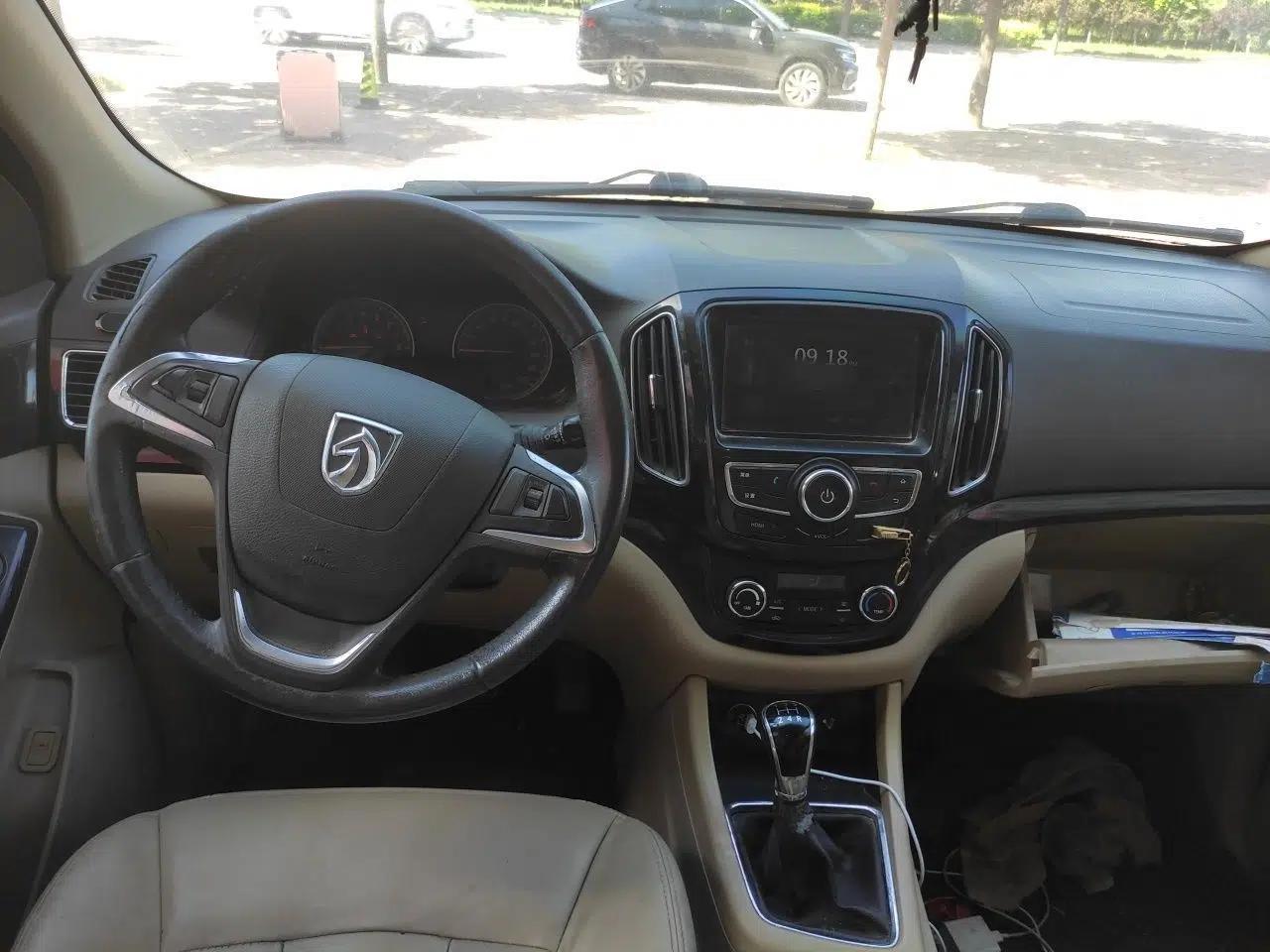 Baojun 730 2014 1.5L manual luxury trim 7 seats — миниатюра 9