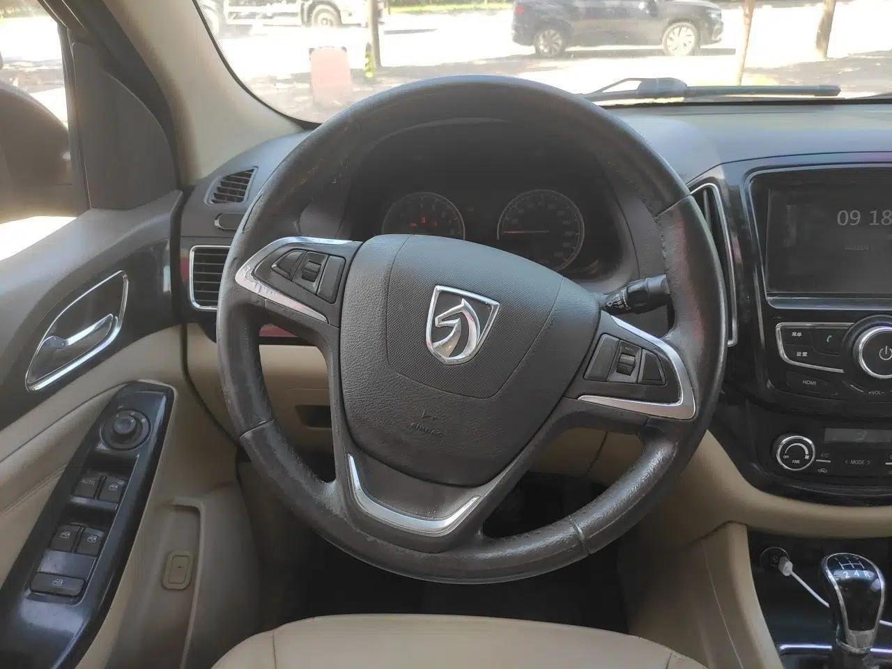 Baojun 730 2014 1.5L manual luxury trim 7 seats — миниатюра 10