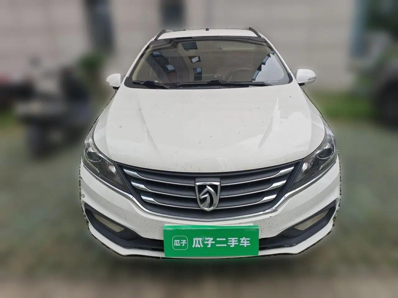 Baojun 310W 2017 1.5L Manual Fashion Model China V — миниатюра 2