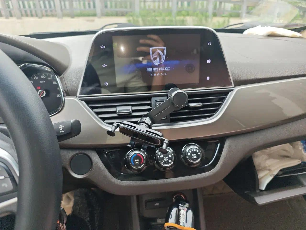 Baojun 310W 2017 1.5L Manual Fashion Model China V — миниатюра 13