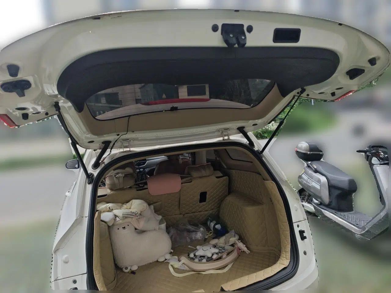 Baojun 310W 2017 1.5L Manual Fashion Model China V — миниатюра 19