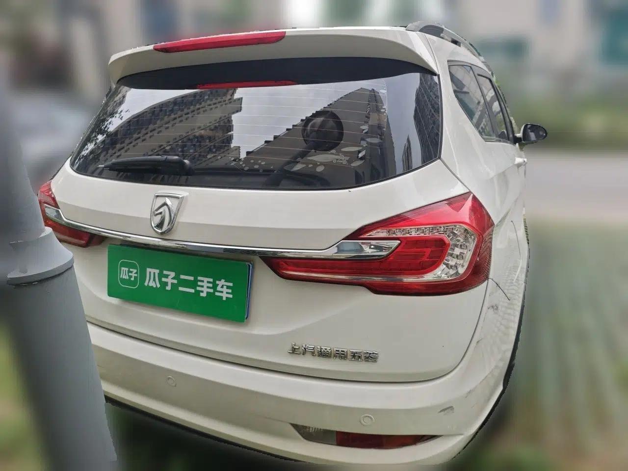 Baojun 310W 2017 1.5L Manual Fashion Model China V — миниатюра 5
