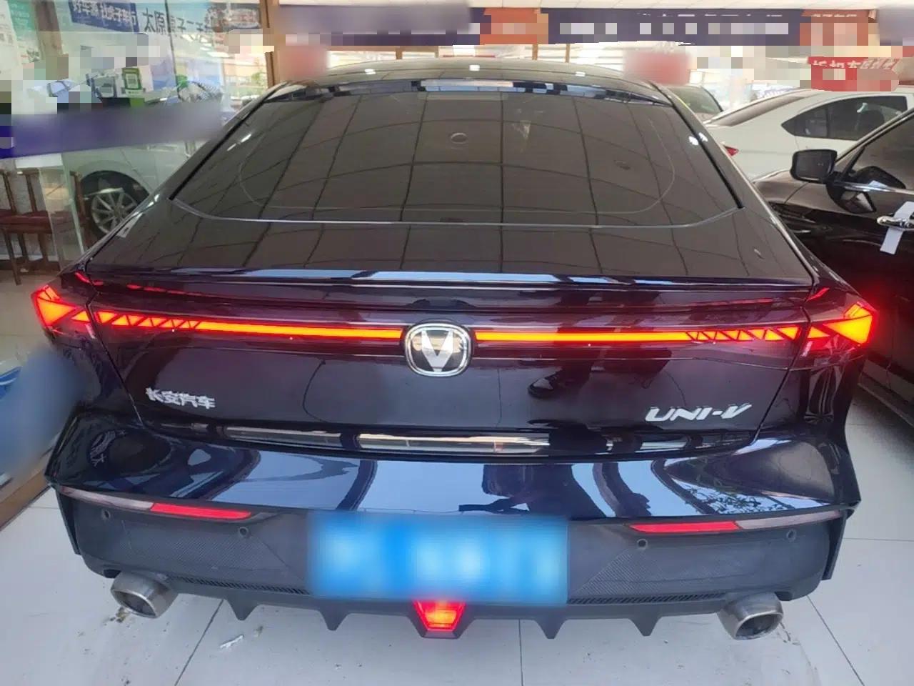 CHANGAN UNI-V 2022 1.5T Prestige Version — миниатюра 5