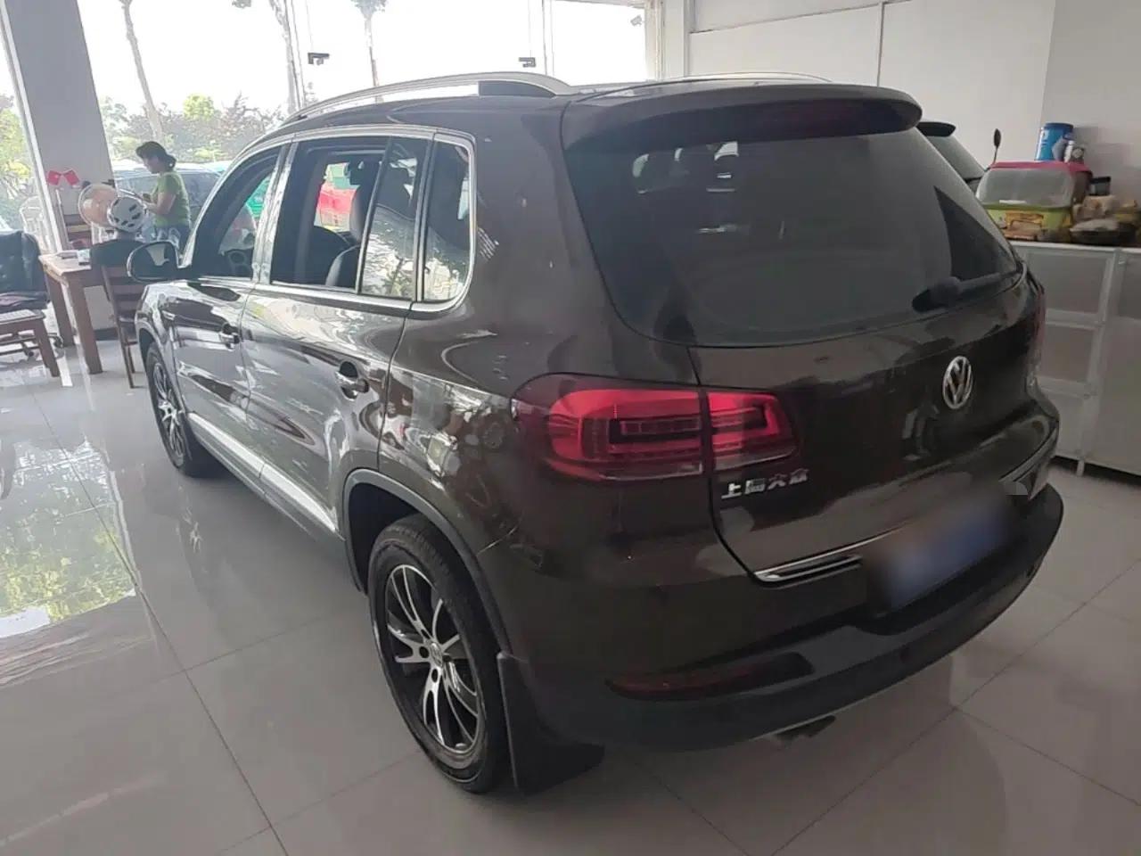 Volkswagen Tiguan 2016 300TSI Automatic All-Wheel Drive Luxury Edition — миниатюра 4