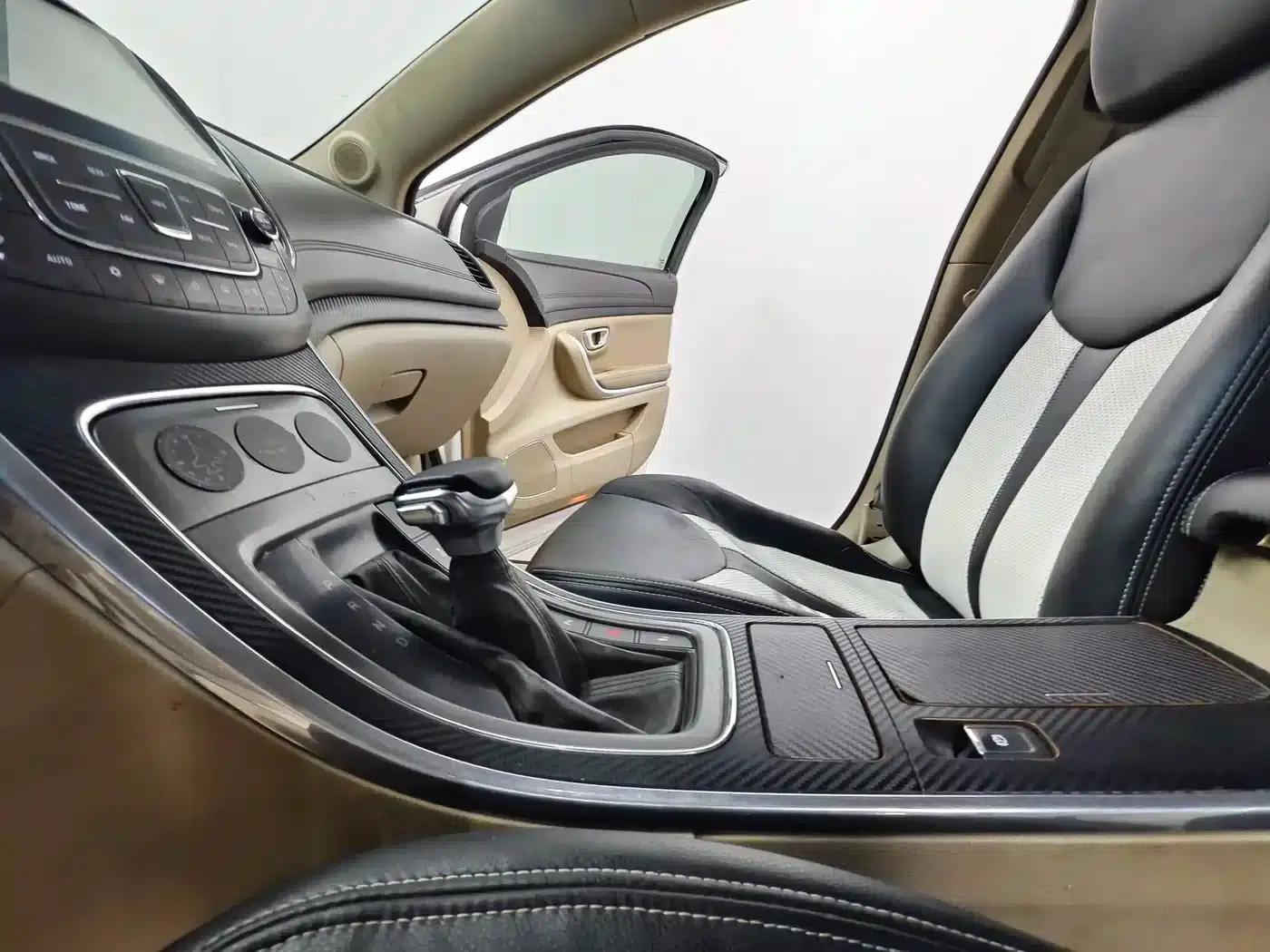Roewe 950 2012 2.0L Elegant Edition — миниатюра 12