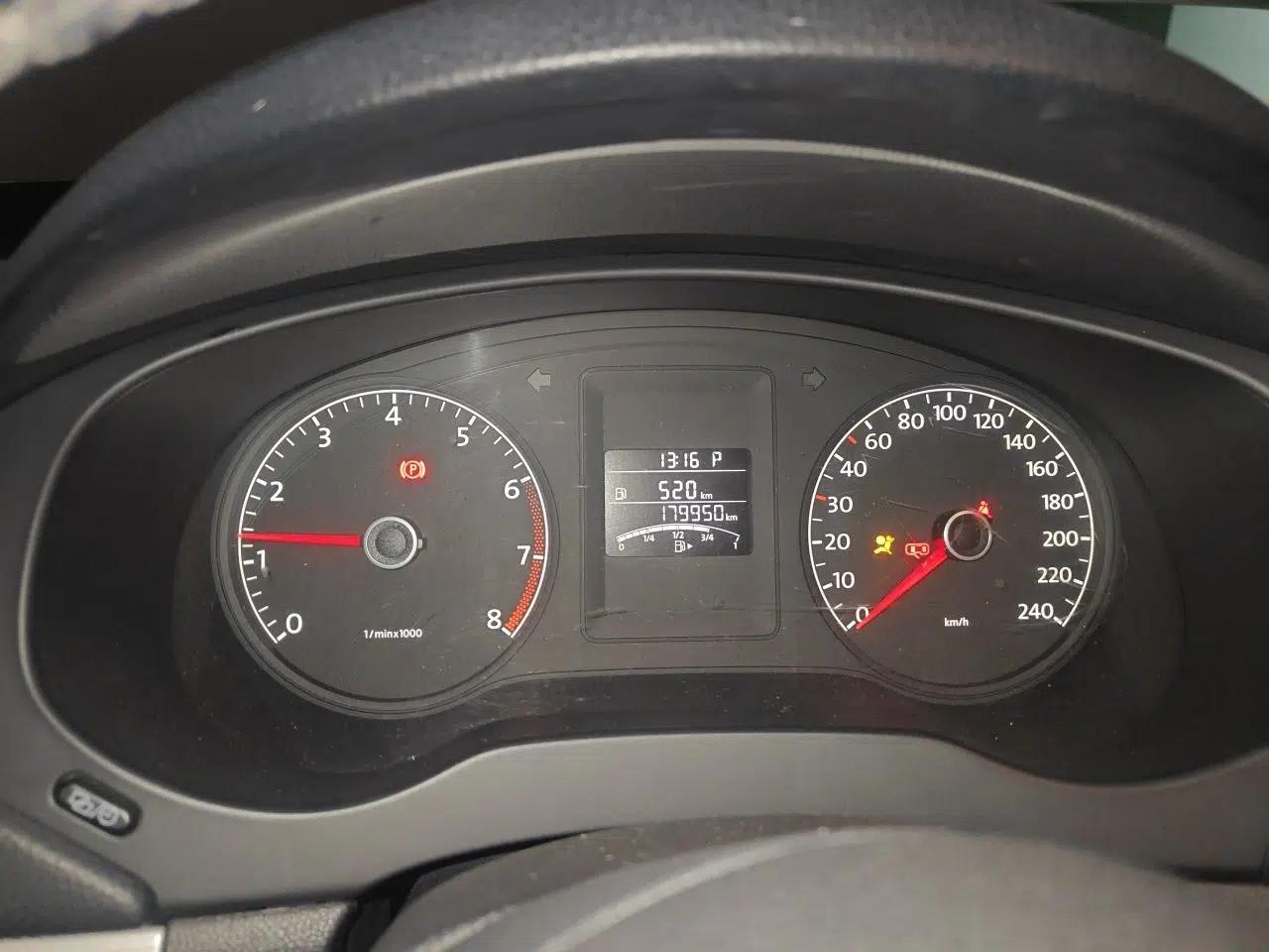 Volkswagen Sagitar 2014 Revised Version 1.6L Automatic Comfort Edition — миниатюра 11